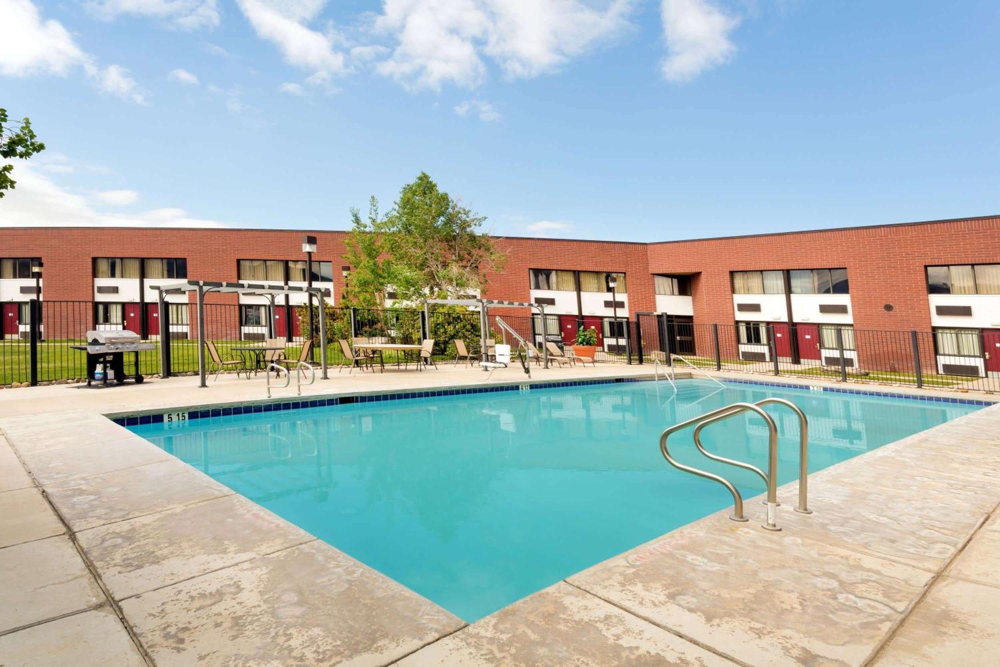 Ramada By Wyndham Cedar City Zewnętrze zdjęcie