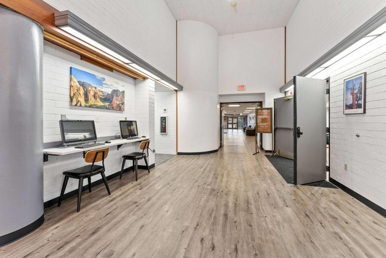 Ramada By Wyndham Cedar City Zewnętrze zdjęcie