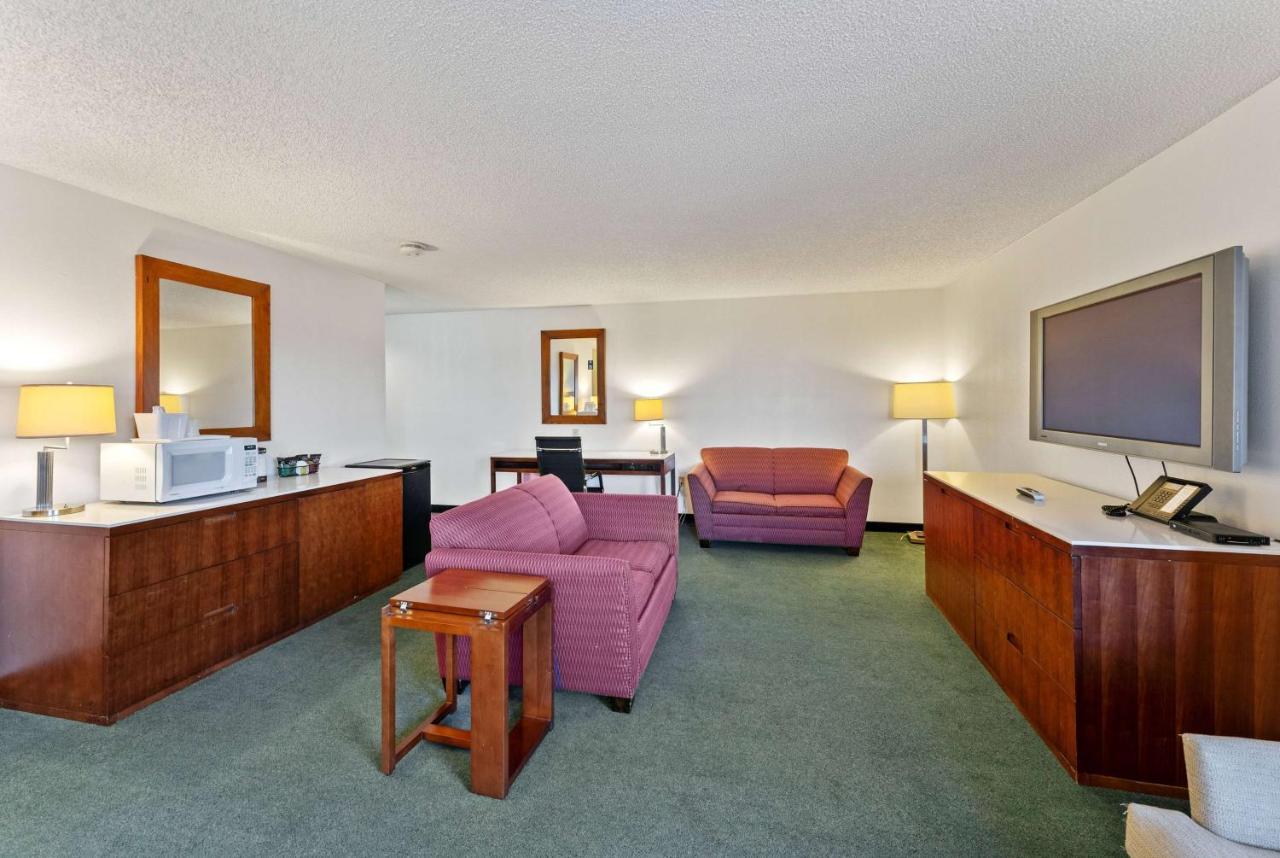 Ramada By Wyndham Cedar City Zewnętrze zdjęcie